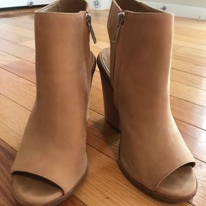 Steve Madden Valencia Heels in Nubuck